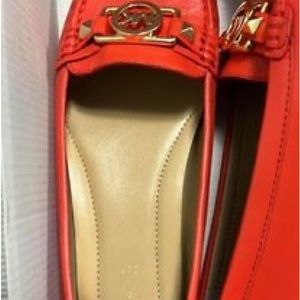Mk flat women size 8 brand new